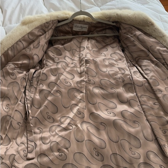 White mink coat - Picture 6 of 7